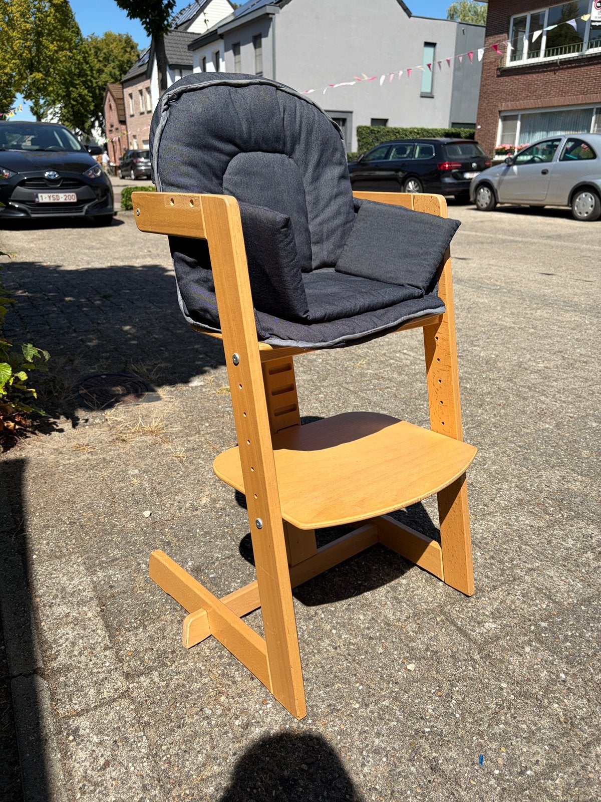 Houten verstelbare kinderstoel in zeer mooie staat, Kinderen en Baby's, Kinderstoelen, Ophalen, Zo goed als nieuw, Meegroeistoel