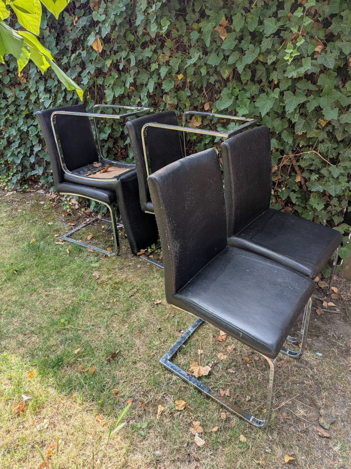 Gratis 6 stevige stoelen, Maison & Meubles, Chaises, Enlèvement, Cuir, Noir, Cinq, Six Chaises ou plus