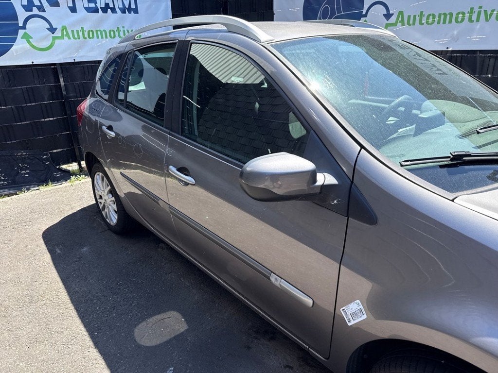 PORTE AVANT DROITE Renault Clio III Estate / Grandtour (KR), Autos : Pièces & Accessoires, Renault, Utilisé, Peter-Huppertz-Straße 5
51063  Köln, DE