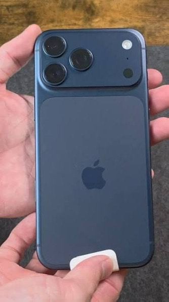 Iphone 17 pro max 256 blue neuf facture garantie !, Télécoms, 97 %, Autres modèles, Enlèvement, Sans abonnement