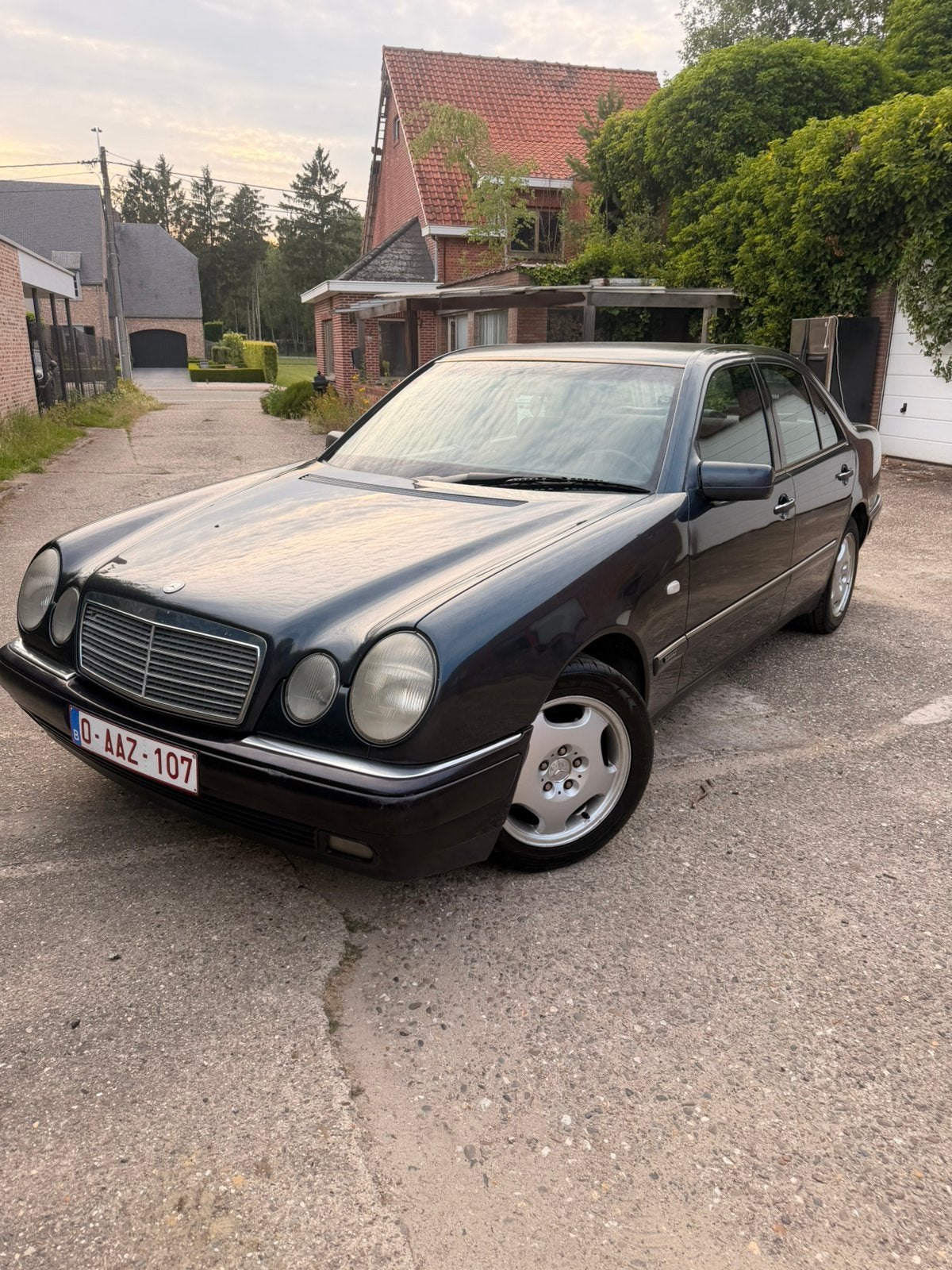 W210 om606 1 compleet en 1 voor onderdelen, Autos, Achat, Entretenue par le concessionnaire, Noir, 5 portes