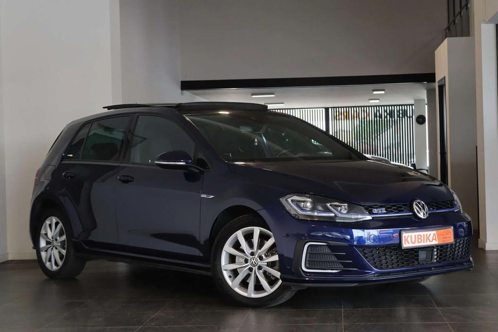 Volkswagen Golf Golf GTE 1.4 TSI Plug-In Hybrid DSG Pano ACC, Auto's, Automaat, Stof, Gebruikt, 4 cilinders