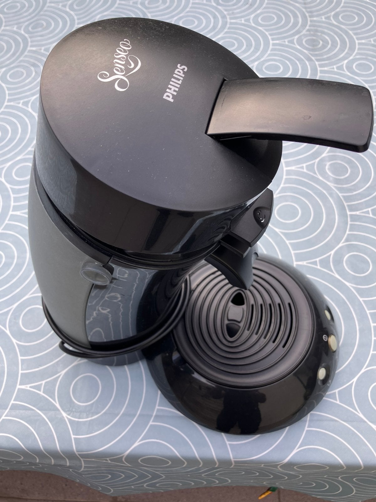 Senseo Philips, Utilisé, Dosettes et capsules de café, 2 à 4 tasses, Enlèvement