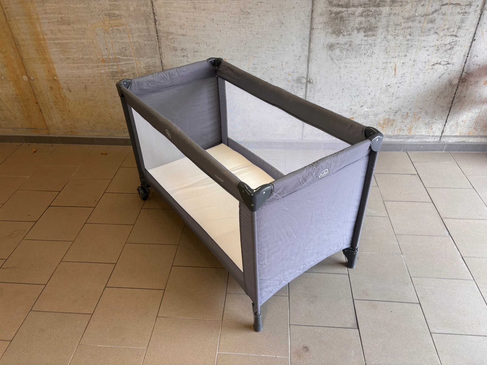 Baby reisbedje + matras - dreambee - nieuwstaat, Enlèvement, Neuf