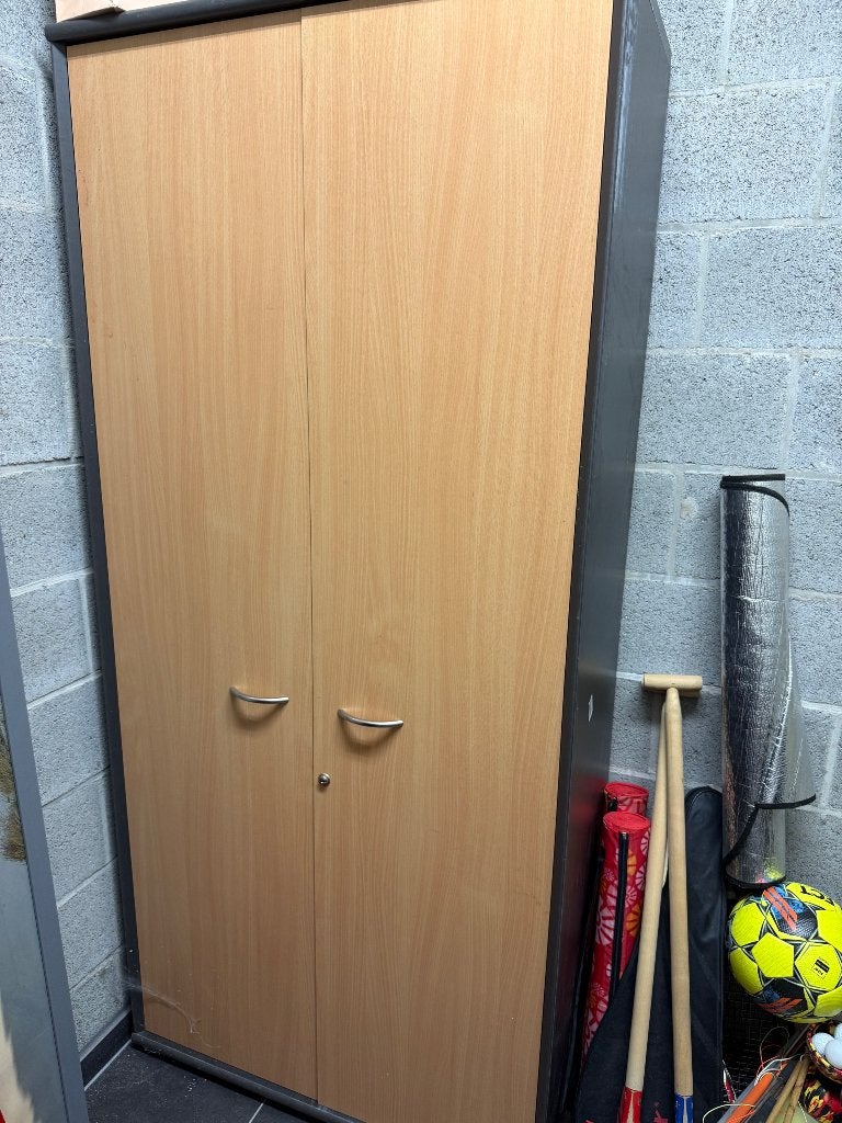 Kast GRATIS AF TE HALEN, Ophalen, Gebruikt, 100 tot 150 cm, 100 tot 150 cm