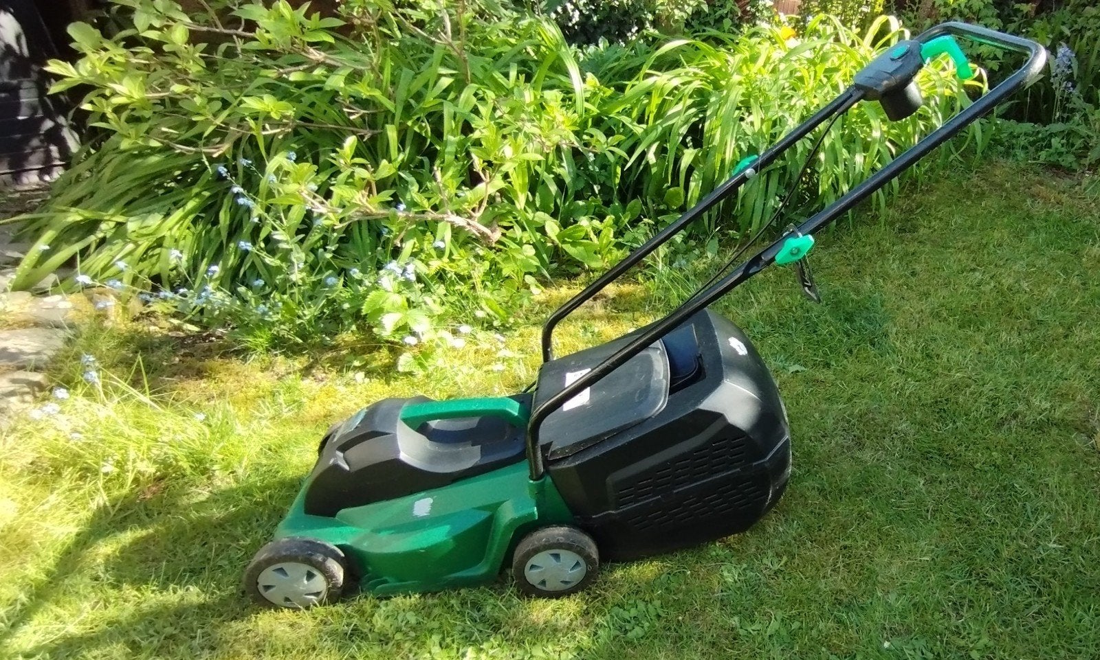 petite tondeuse électrique Power Plus Garden, Jardin & Terrasse, Tondeuse rotative, Enlèvement, Utilisé, Bac de ramassage