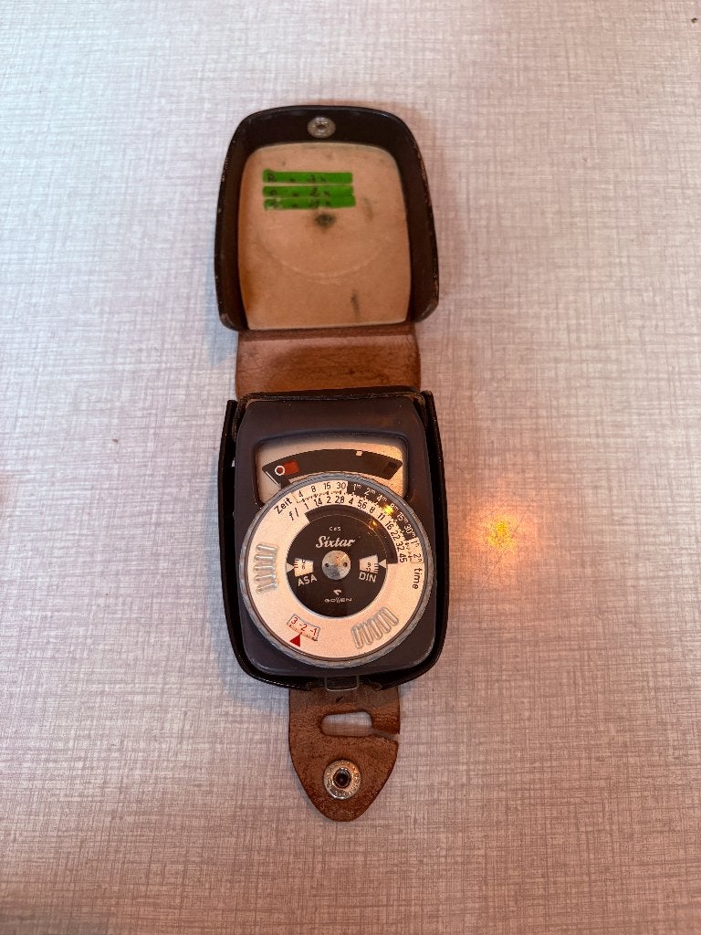 Gossen Sixtar analoge lichtmeter - Met lederen hoesje, Enlèvement, Utilisé, Posemètre