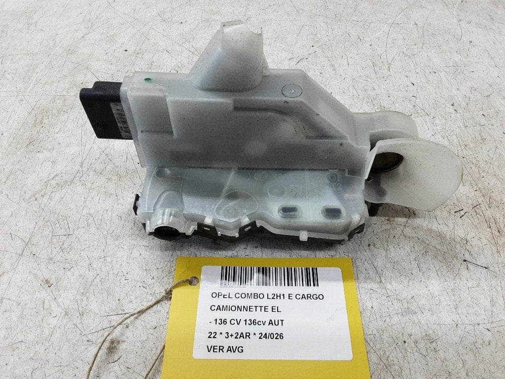 PORTIERSLOT LINKS VOOR Opel Combo Cargo (163441), Gebruikt, Opel Automobile GmbH, Kontakt-opel@opel.com, Bahnhofsplatz
65423  Rüsselsheim am Main, DE