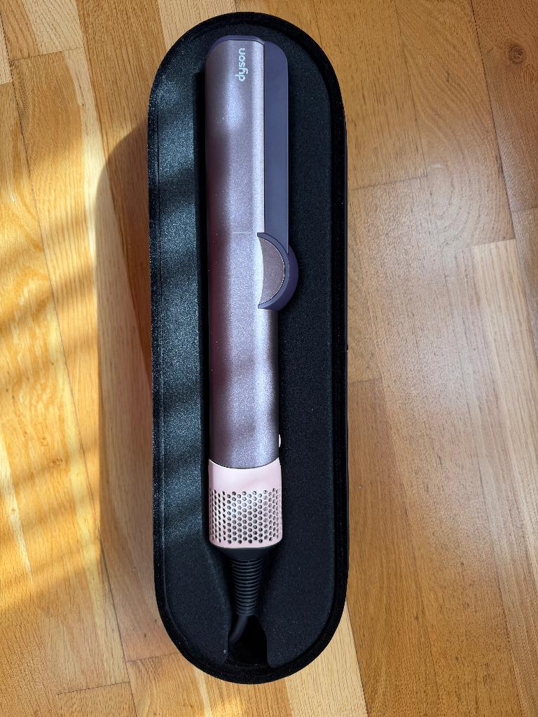 Dyson Airstrait (coloris Jasper Plum), Bijoux, Sacs & Beauté, Beauté | Soins des cheveux, Comme neuf, Fer à friser ou Lisseur