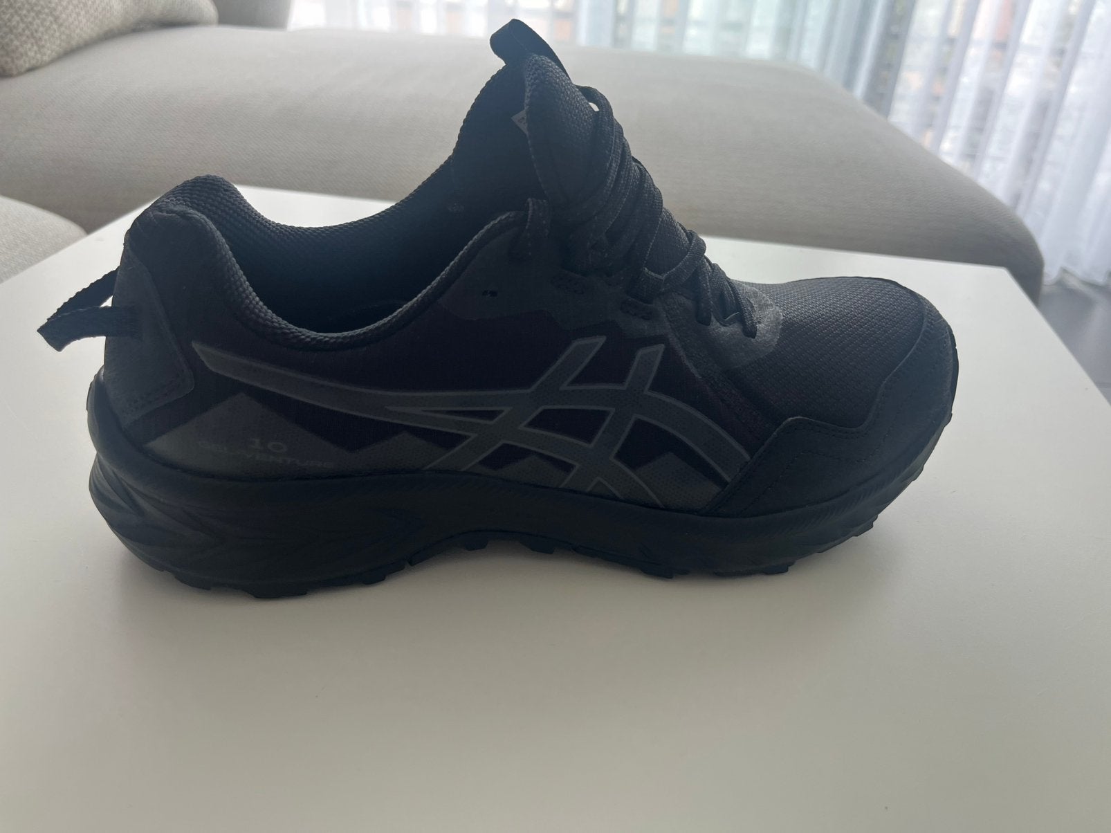 Asics, Enlèvement ou Envoi, Comme neuf