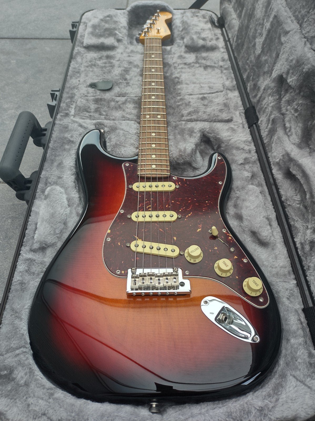 Fender American Pro II Stratocaster 3-Tone Sunburst, Musique & Instruments, Enlèvement, Comme neuf, Solid body, Fender