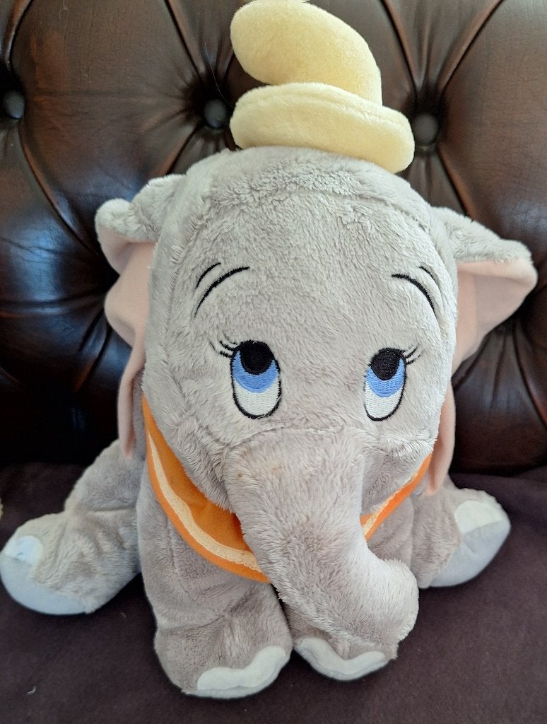Grote olifant met geelmutsje, Kinderen en Baby's, Speelgoed | Knuffels en Pluche, Ophalen of Verzenden, Zo goed als nieuw, Olifant