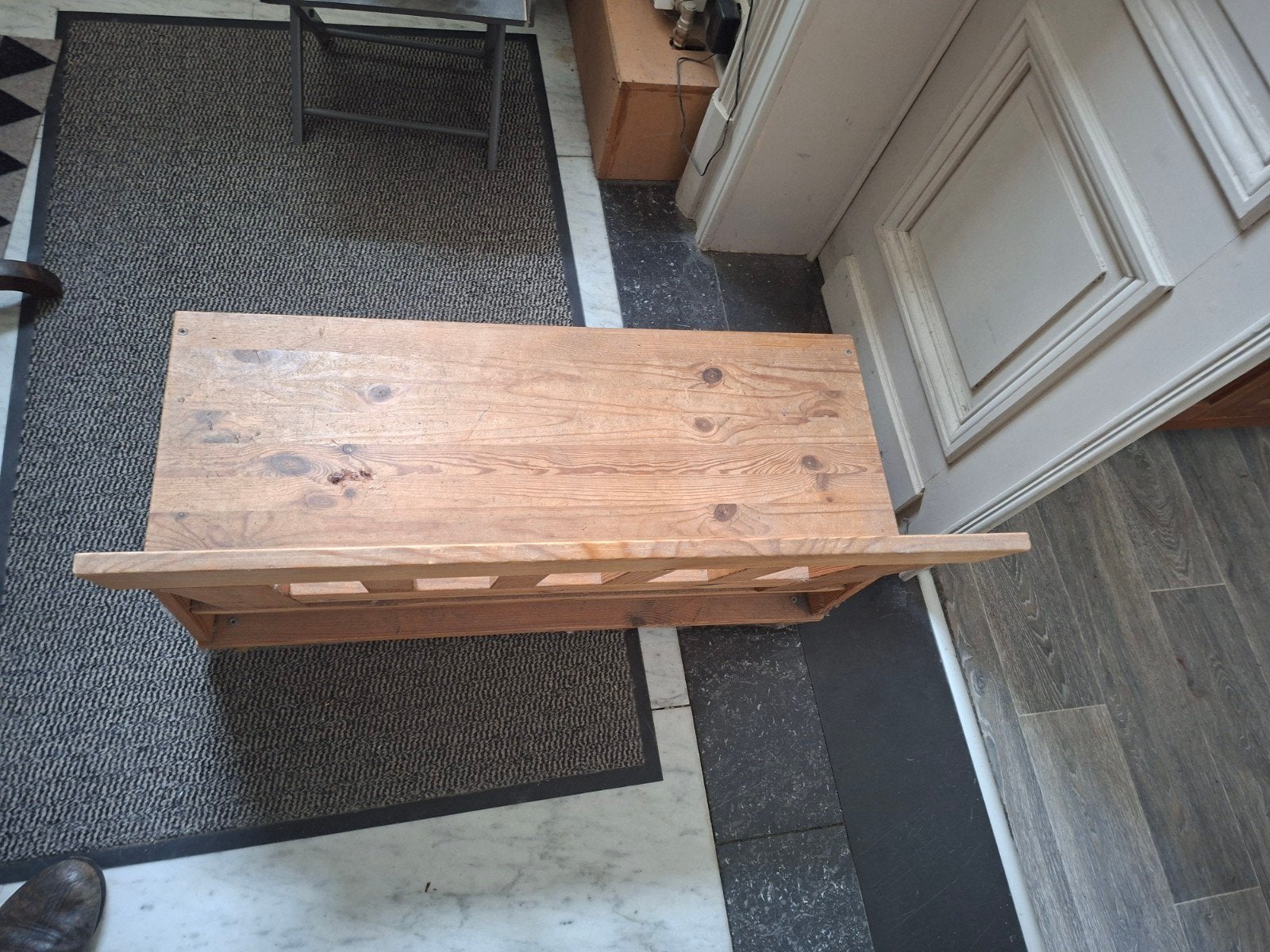 Banc enfant, Enlèvement