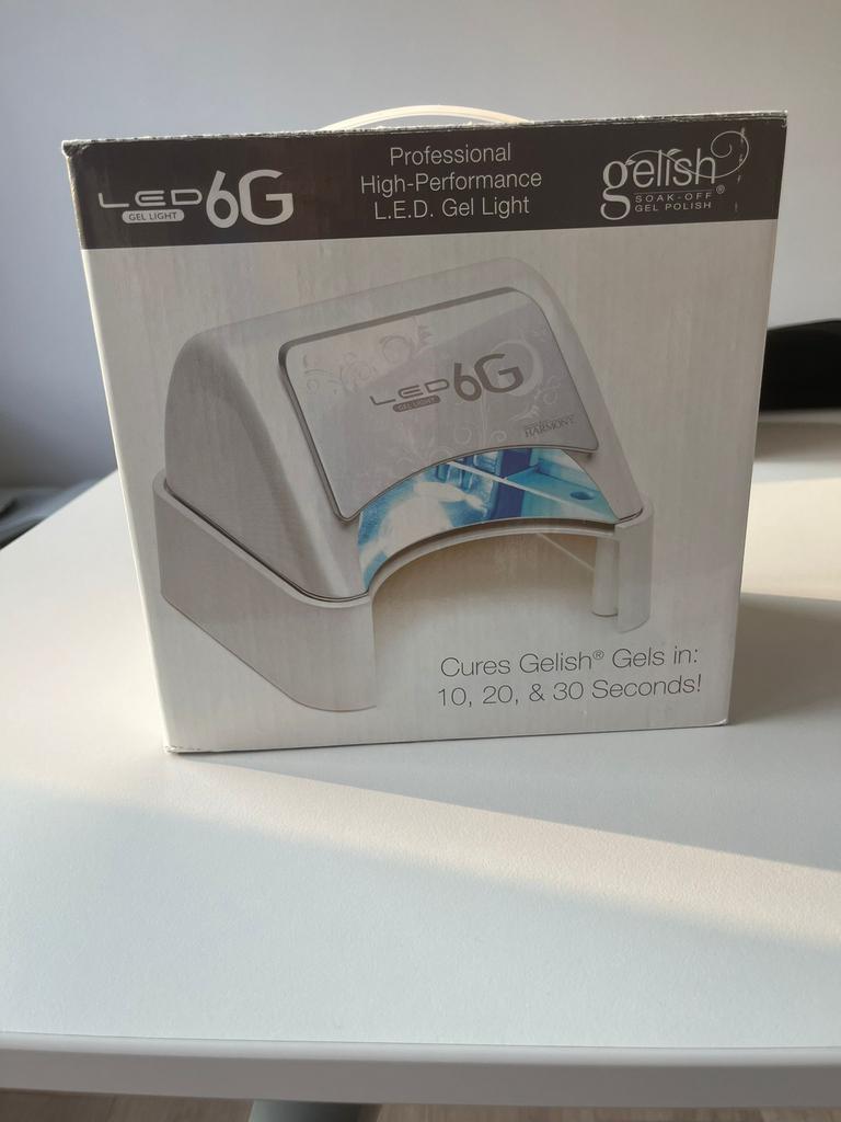 Gelish lamp en producten, Ophalen, Zo goed als nieuw
