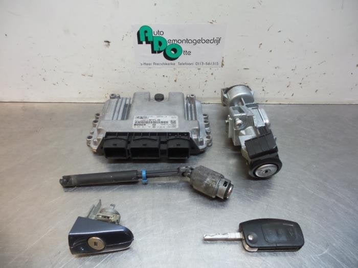 Kontaktslot + computer van een Ford C-Max (C-Max 04-), Gebruikt, -, -, Ophalen of Verzenden