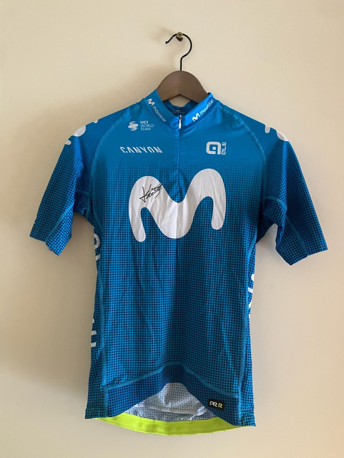 Origineel gesigneerd wielershirt Movistar 2024, Fietsen en Brommers, Ophalen of Verzenden