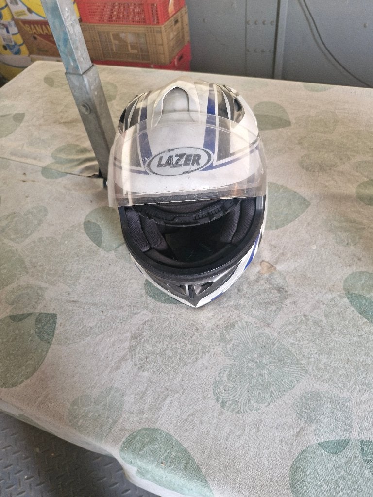 Lazer integraal motorhelm (wit/blauw) – tweedehand, Motos, Enlèvement, M, Femmes, Lazer