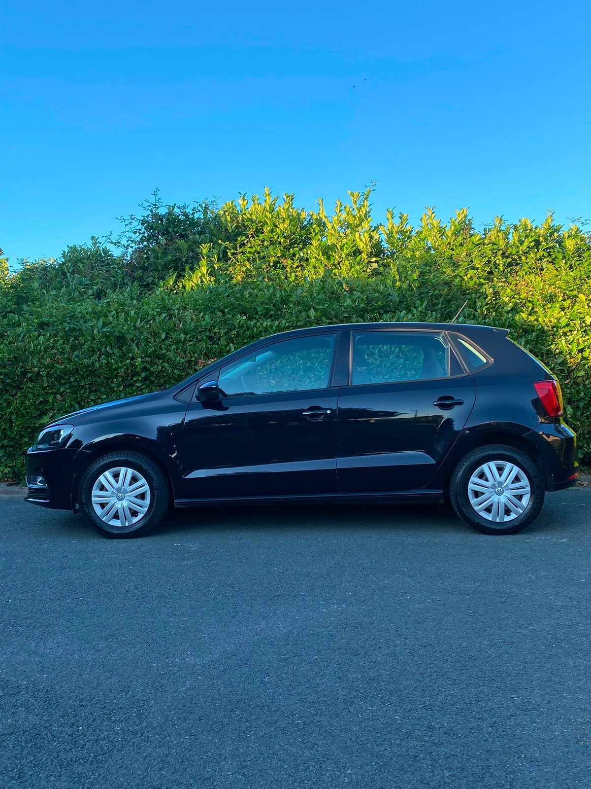 Volkswagen Polo 1.0 Benzine 2015 €6b 140.000km Airco digital, Stof, Euro 6, Zwart, Bedrijf