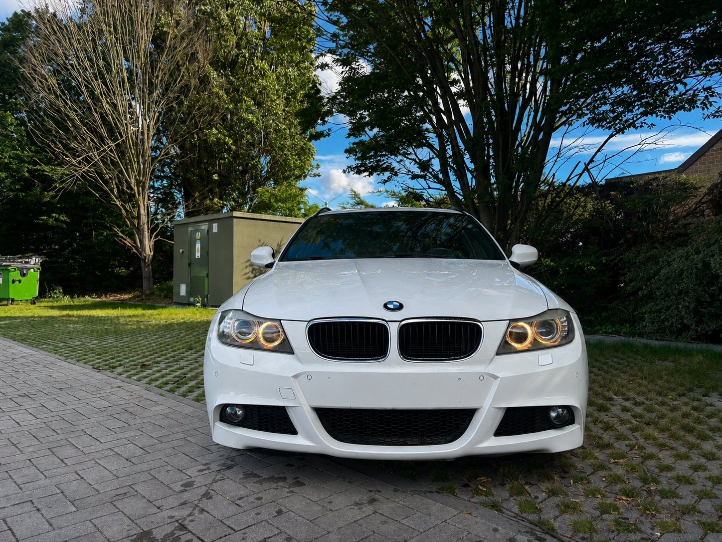 BMW 318i LCI M-Pakket – 2010 – 179.300 km, Autos, BMW, Particulier, Série 3, Sièges chauffants, Essence, Boîte manuelle, Alcantara