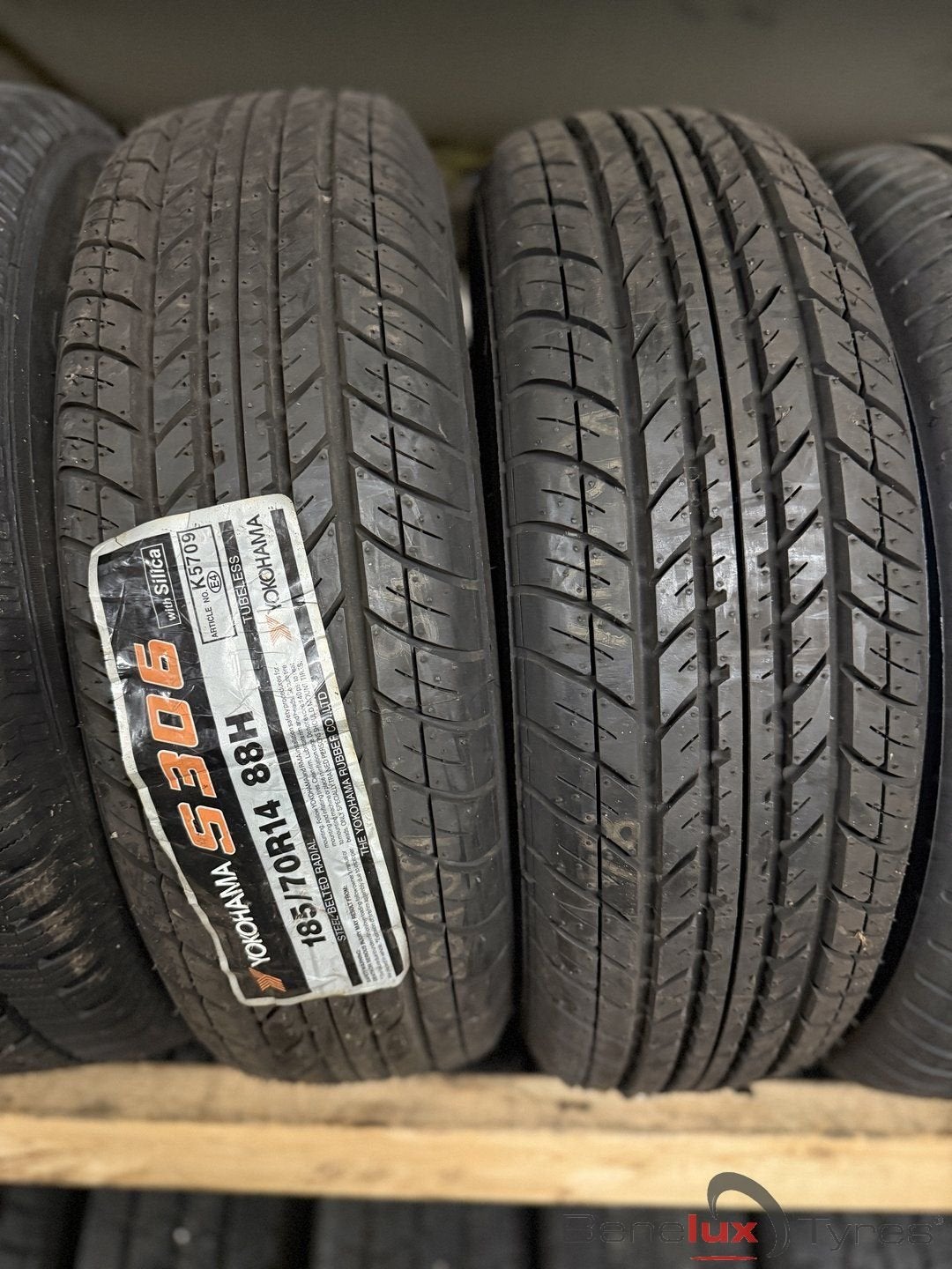 nieuw 185/70R14 88T Yokohama 185/70 R14 185/70/14 1857014, Neuf, 14 pouces, Véhicule de tourisme, Pneus été
