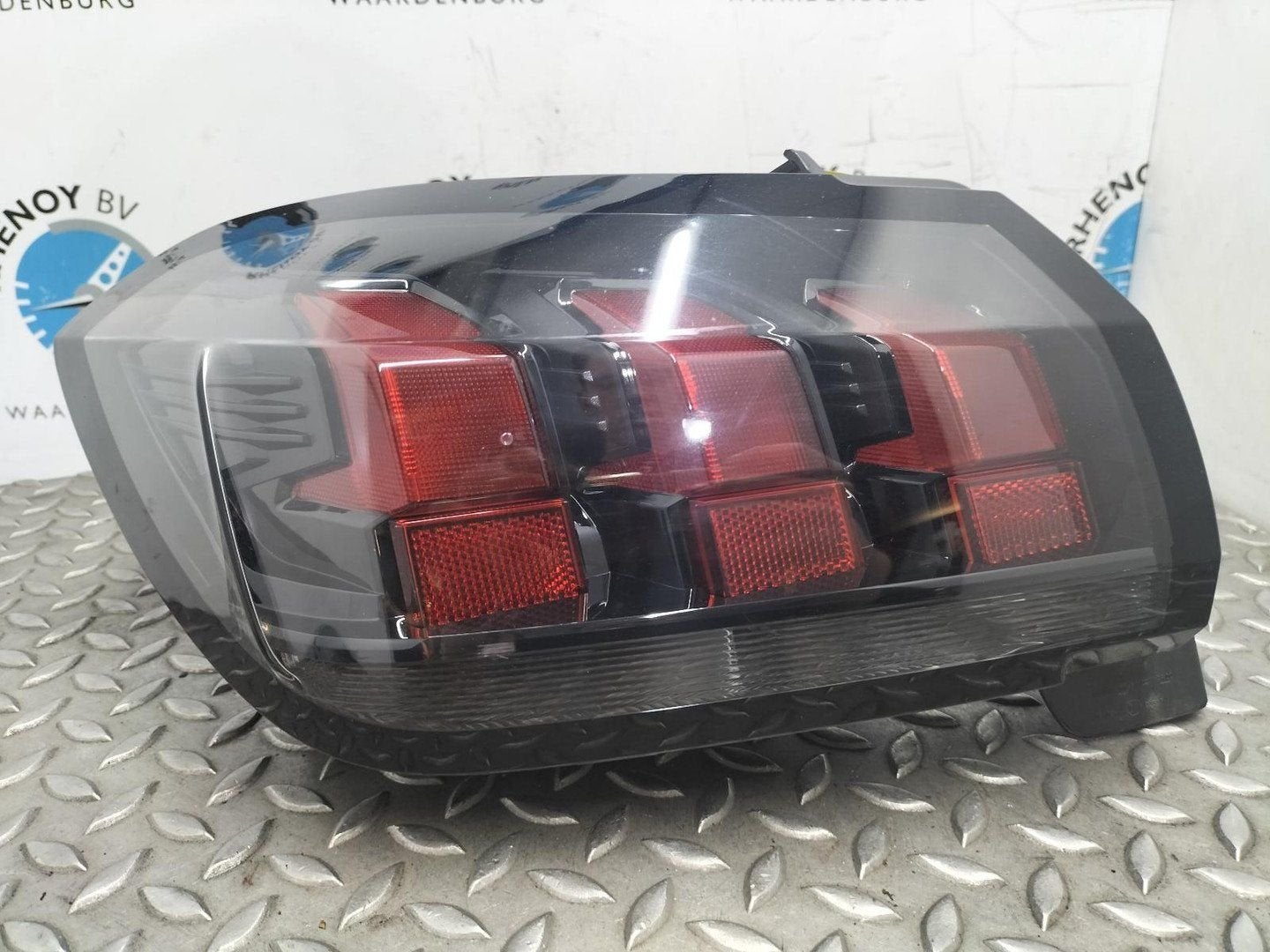 PEUGEOT 208 Mk2 P21E 1.2 PureTech Like  ACHTERLICHT L 2022, Enlèvement ou Envoi, Utilisé, ARN reconnu