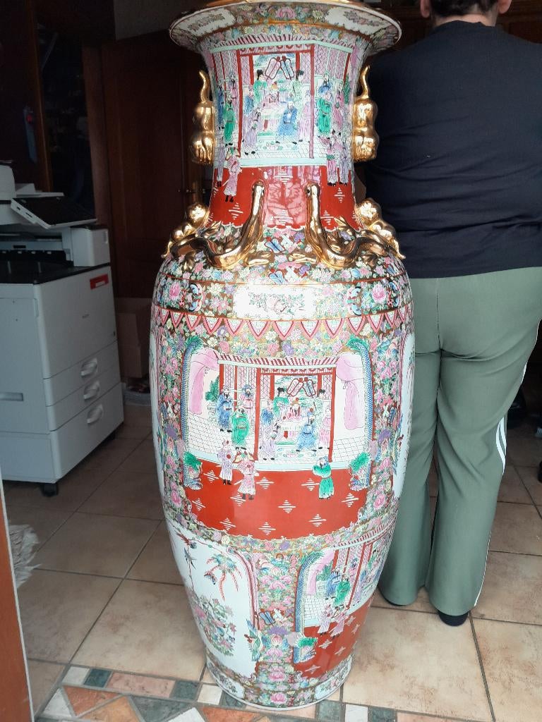 Chinese vaas H 132 cm, Ophalen