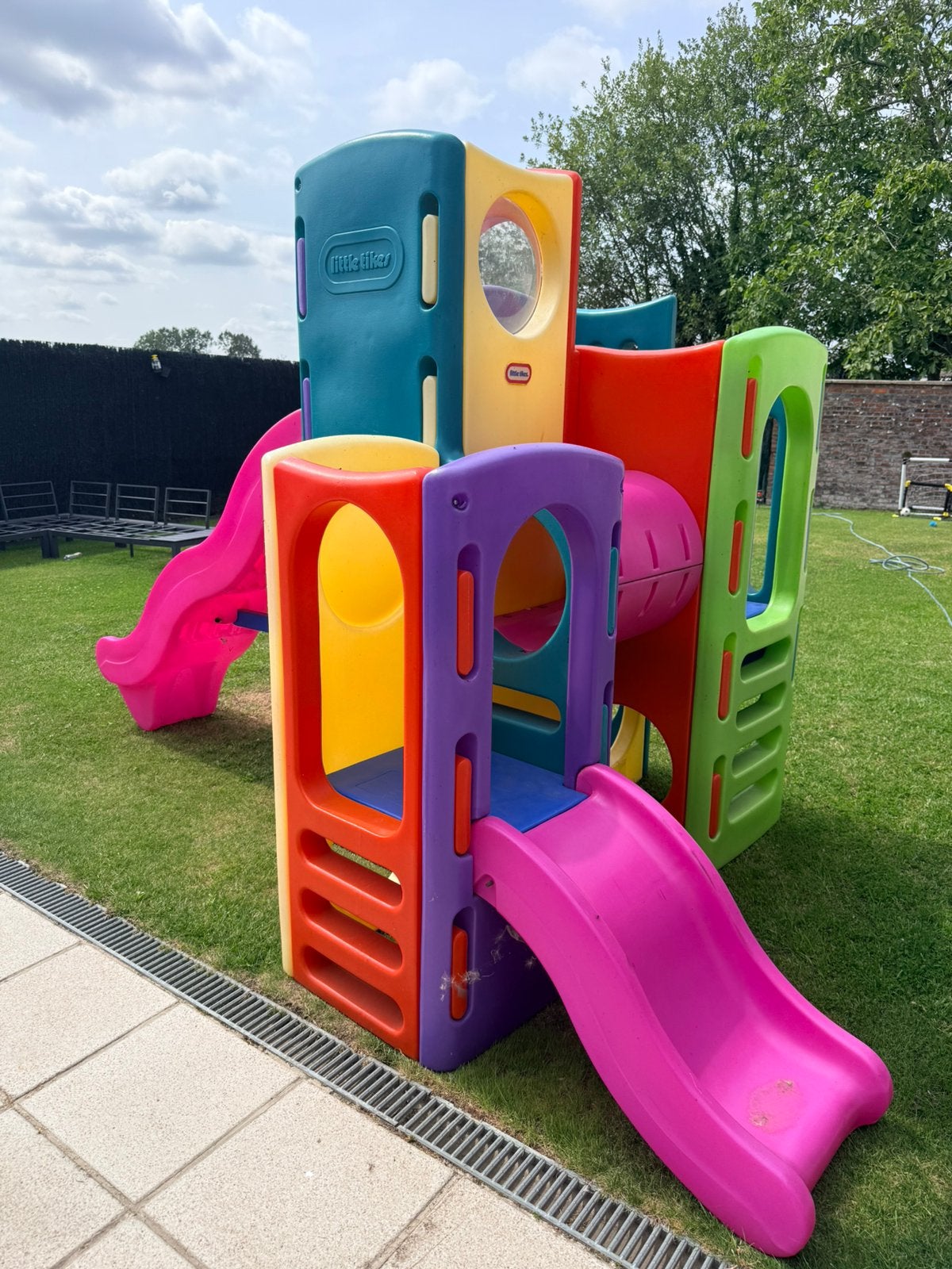 Little Tikes speeltuin met 2 glijbanen en Tunnel, Kinderen en Baby's, Speelgoed | Buiten | Speeltoestellen, Ophalen, Zo goed als nieuw