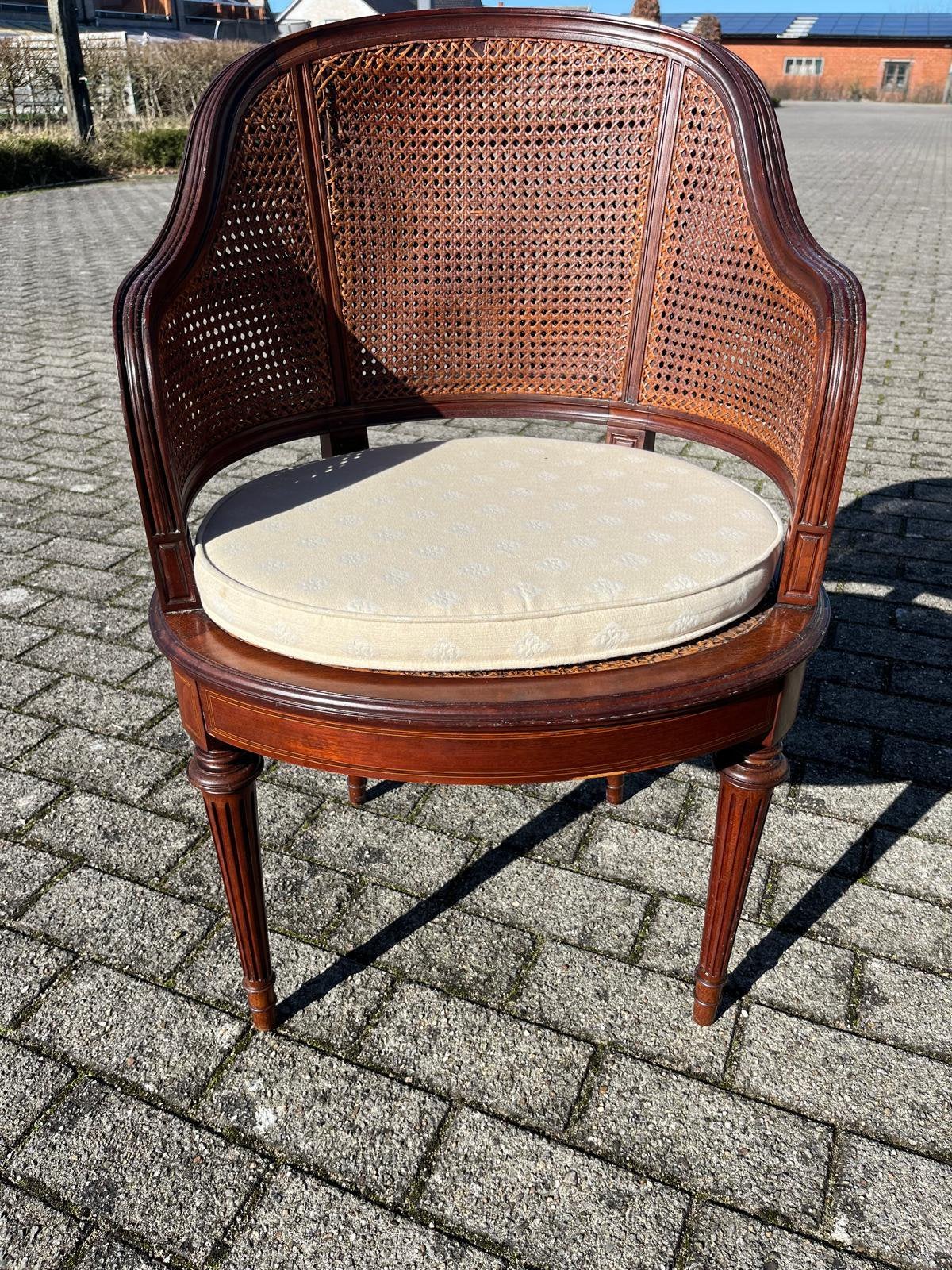 Rotan stoel Louis XVI stijl, Enlèvement