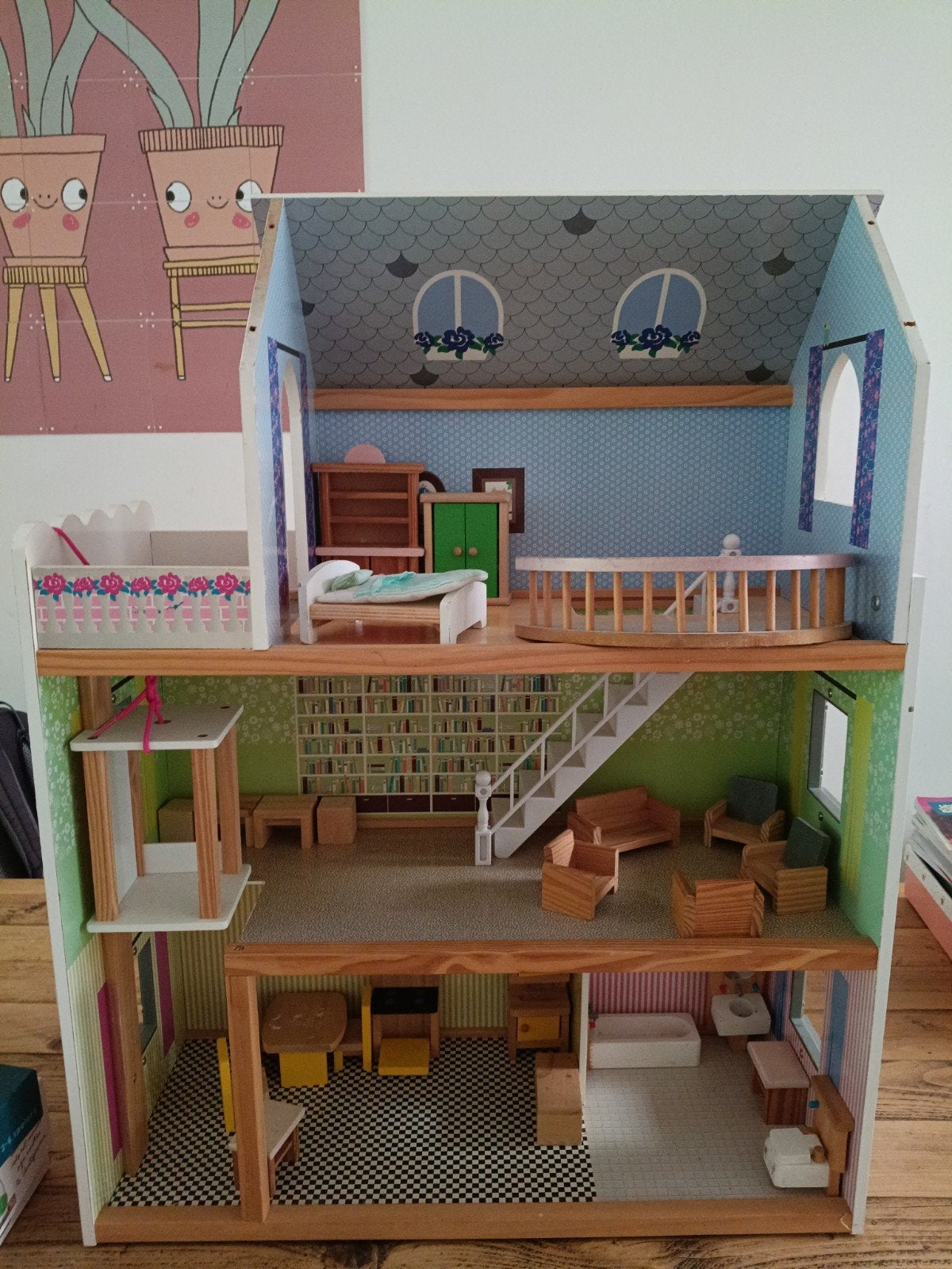 poppenhuis in hout met meubeltjes, Kinderen en Baby's, Speelgoed | Poppenhuizen, Ophalen, Gebruikt, Poppenhuis