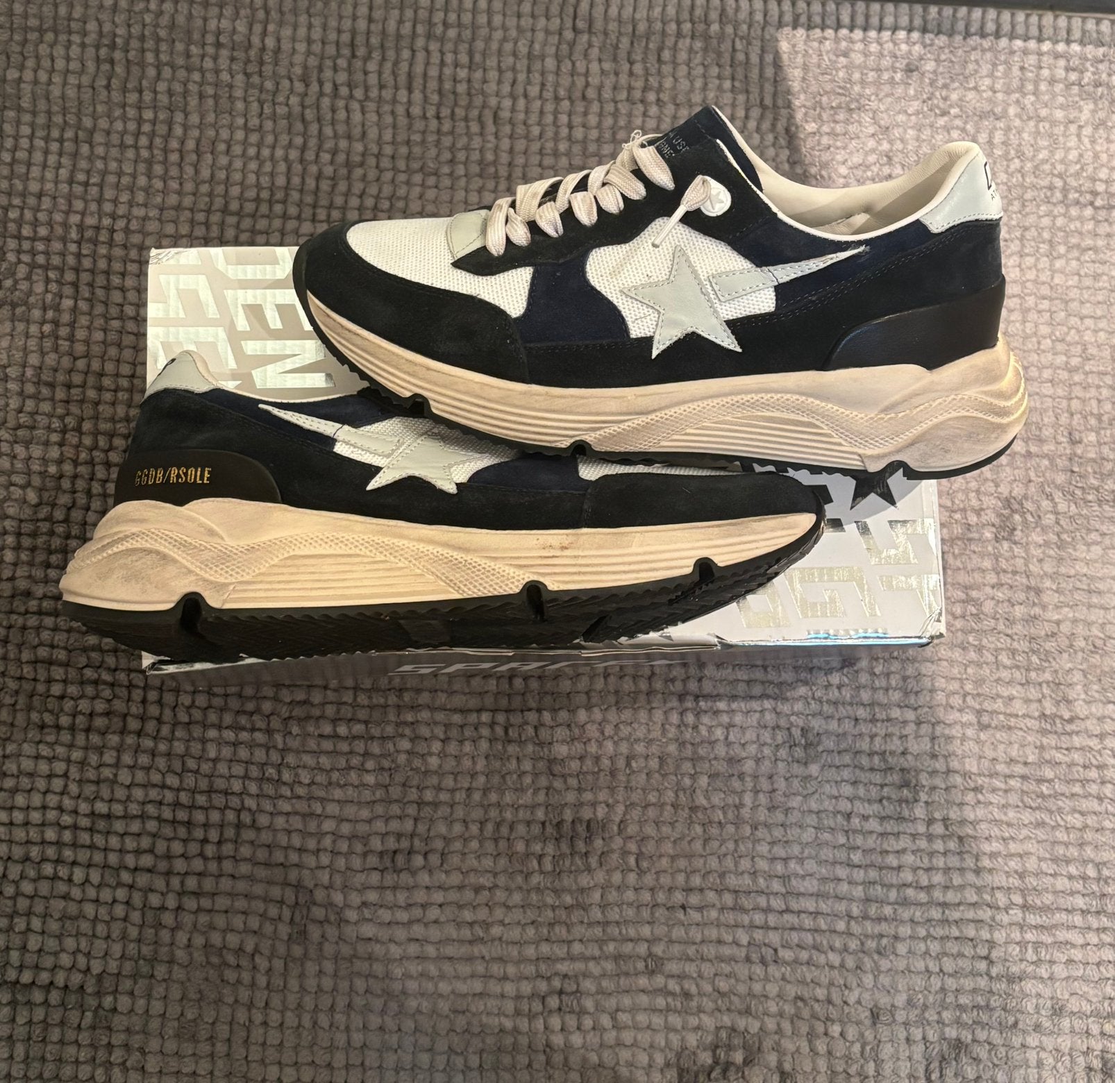 Chaussures Golden Goose (course à pied) bleu marine taille43, Vêtements | Hommes, Enlèvement ou Envoi, Comme neuf, Bleu, Baskets