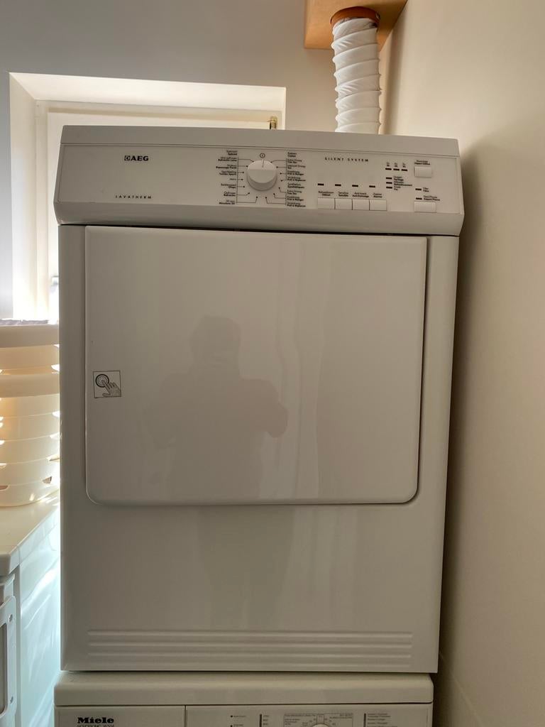 Droogkast AEG Lavatherm met buitenafvoer, Elektronische apparatuur, Ophalen, Zo goed als nieuw