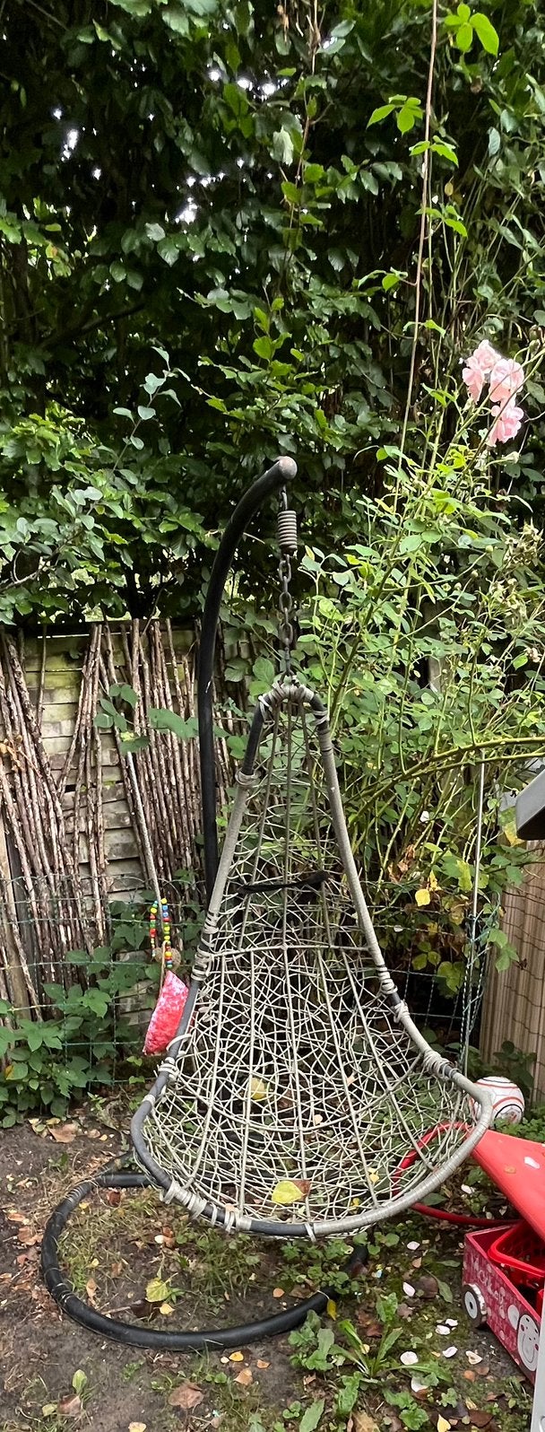 Hangstoel met staander, Tuin en Terras, Ophalen, Zo goed als nieuw