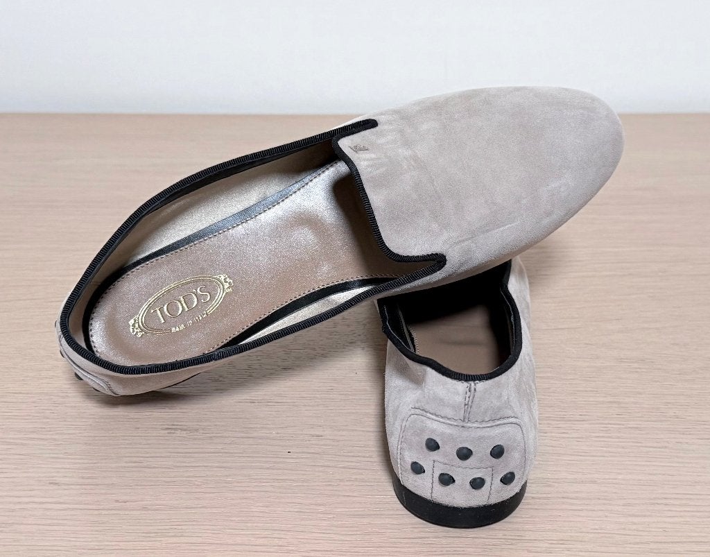 Tod's Grijs Suède Loafers / Instappers / Maat 37,5 / NIEUW, Kleding | Dames, Instappers, Nieuw, Ophalen of Verzenden, Grijs