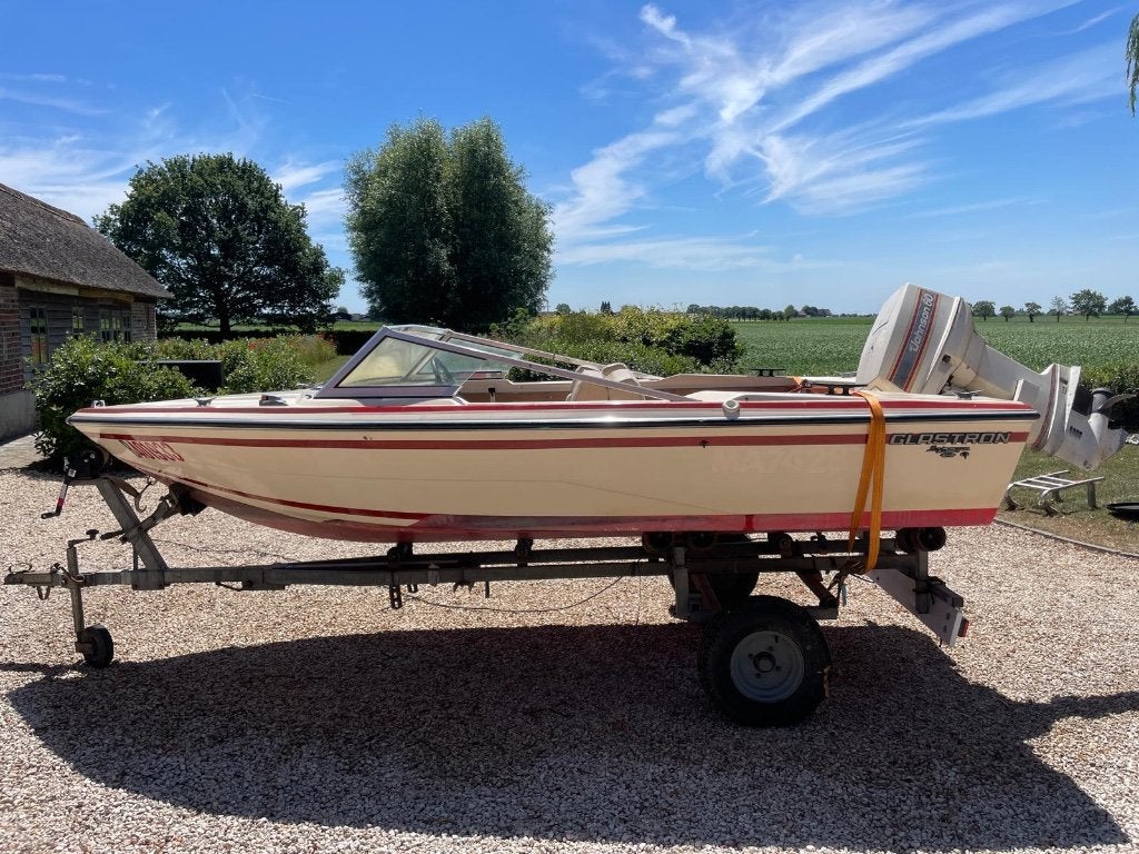 Glastron V142 speedboot+ Johnson 60pk+ trailer., Watersport en Boten, Ophalen, Gebruikt, Minder dan 70 pk, Elektrische start