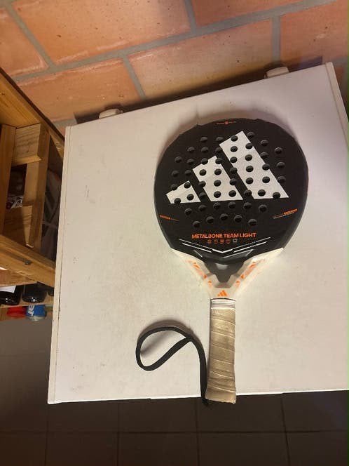 Padel, Enlèvement