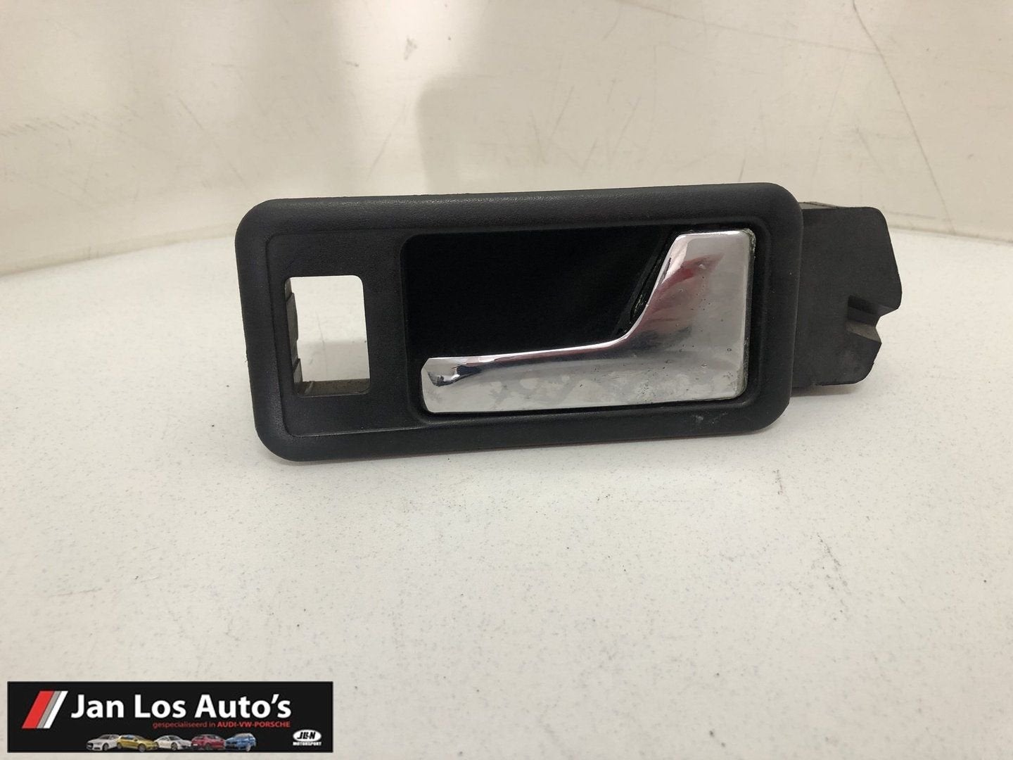Deurgreep rechtsvoor binnen Audi 80 B3 ('86-'91) 893837020A, -, Utilisé, Porte, -