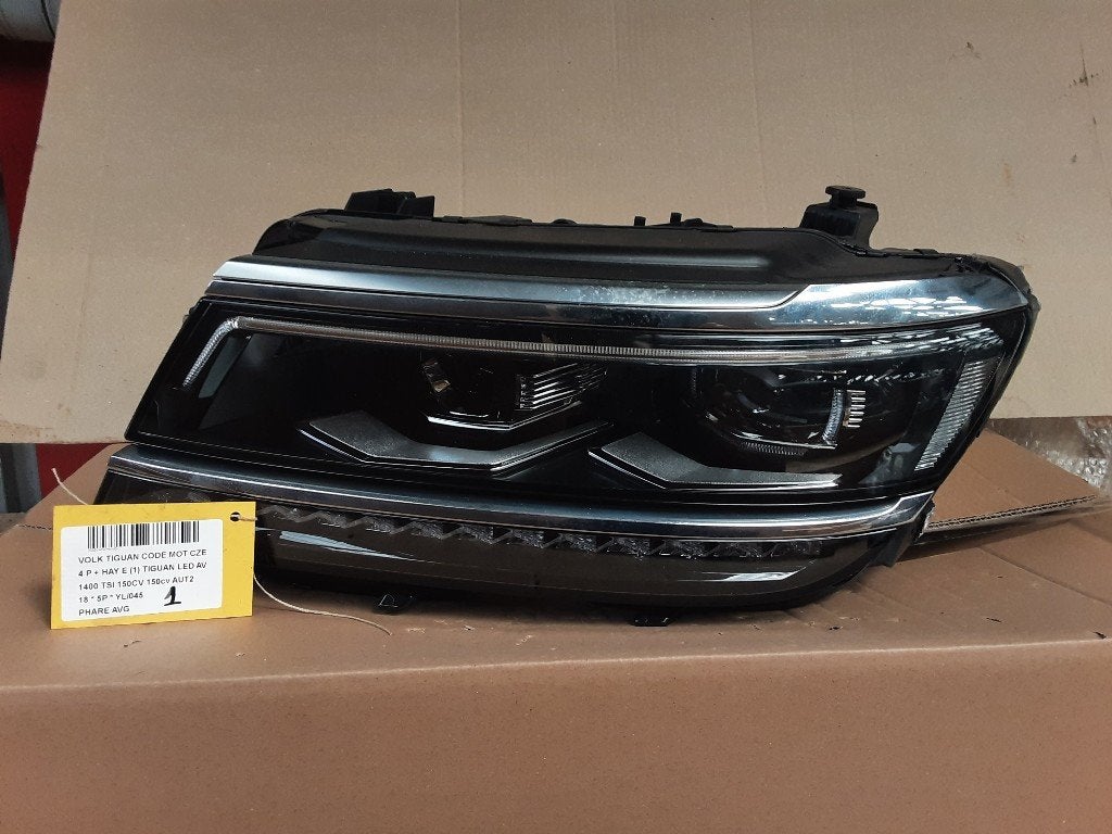 KOPLAMP LINKS Volkswagen Tiguan (AD1) (5NC941081D), Gebruikt, Volkswagen, Mevr. I. Hauben, Rue de l'Espoir 34 34
4030  GRIVEGNÉE, BE