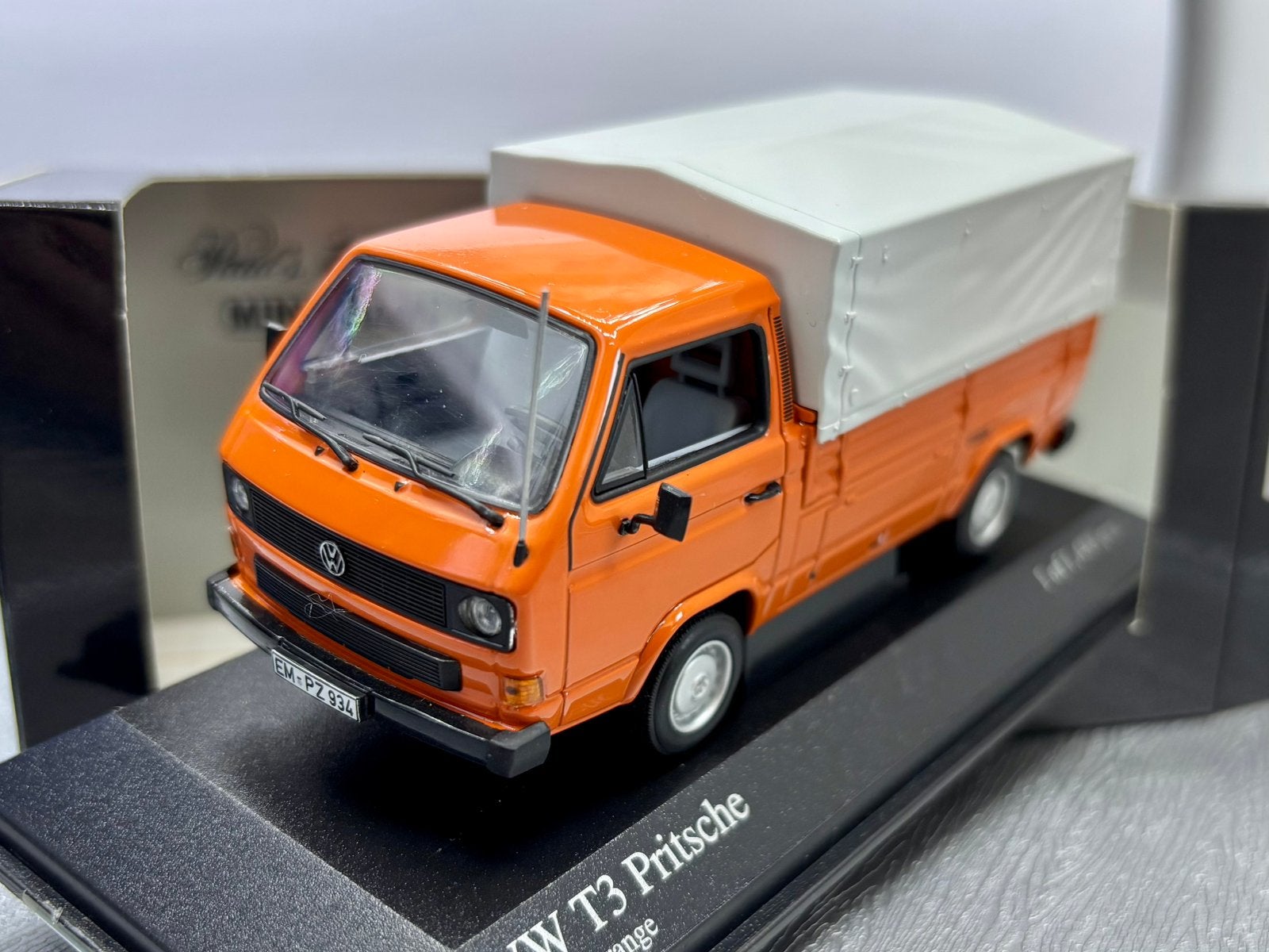 1:43 Volkswagen T3 pritsche, Enlèvement ou Envoi, Comme neuf, MiniChamps