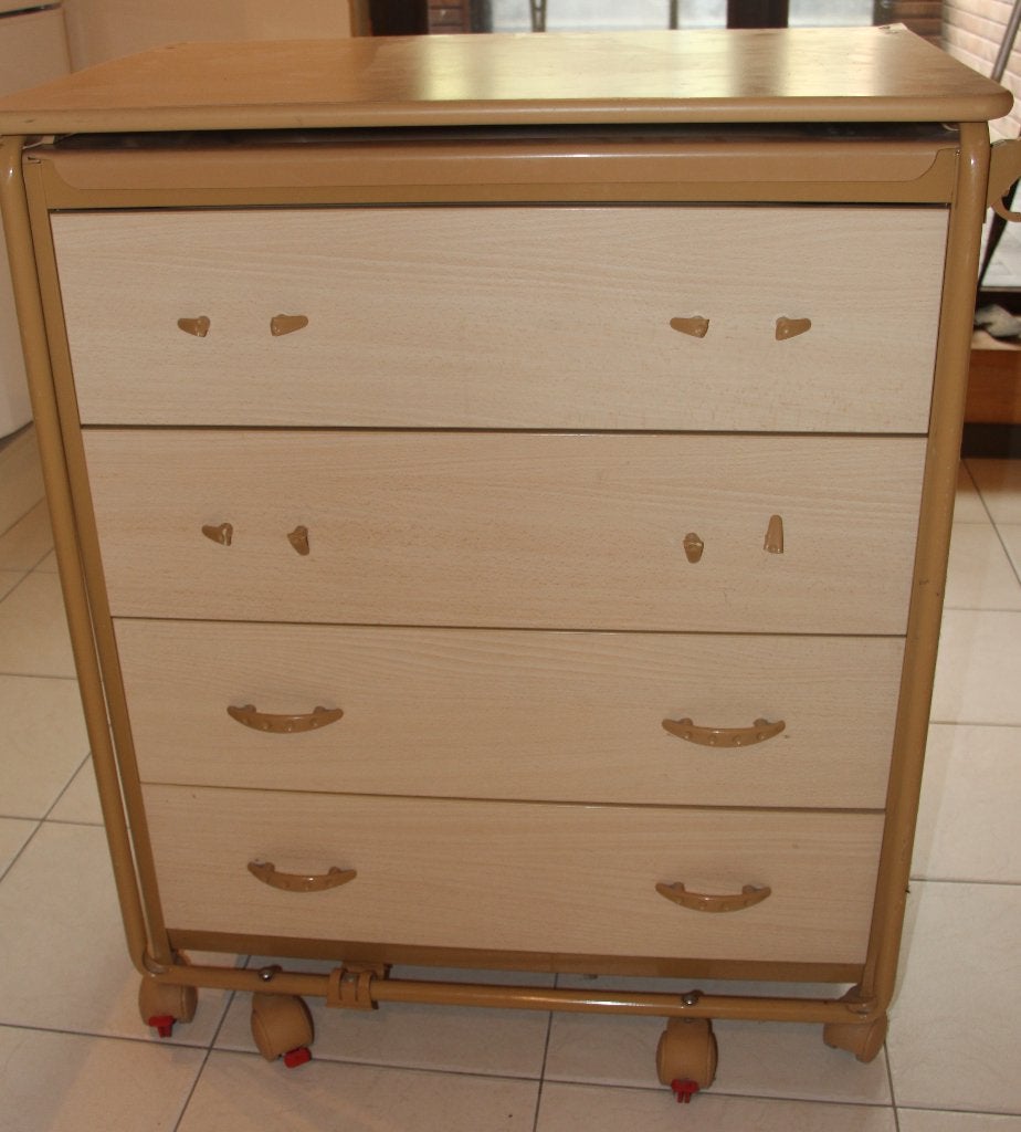 Commode à tiroir avec baignoire et table à langer, Enfants & Bébés, Enlèvement, Utilisé, Commode