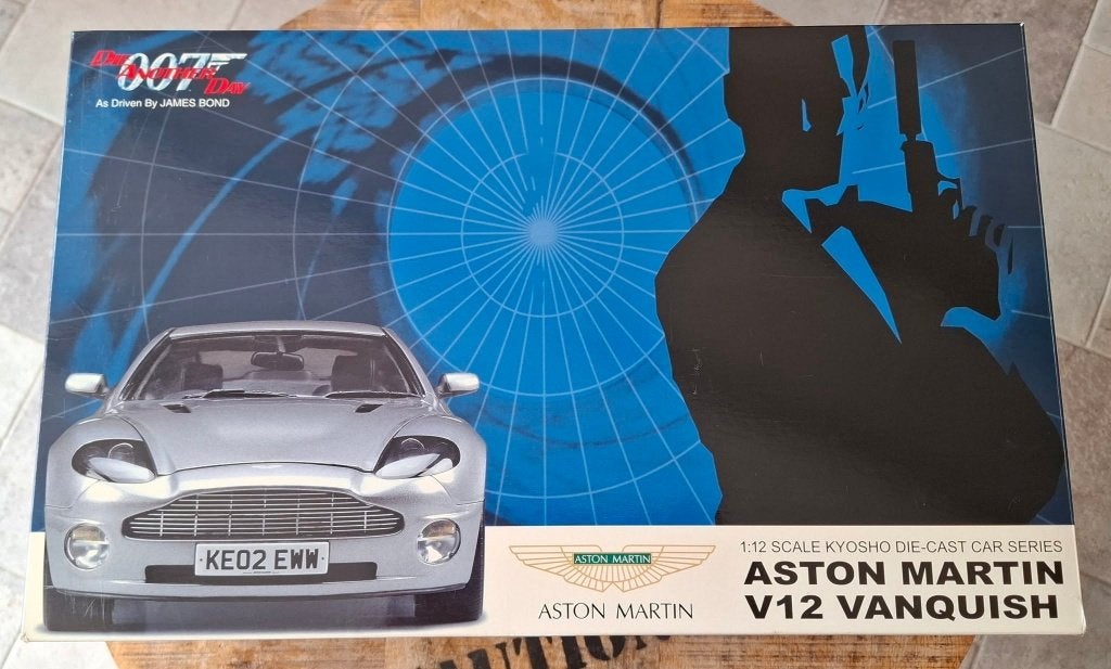 JAMES BOND 007 ASTON MARTIN Vanquish 1/12 KYOSHO Neuve+Boite, Ophalen of Verzenden, Nieuw, 1:9 t/m 1:12, Auto