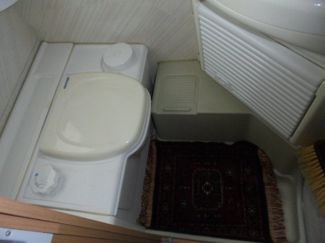 Adria met rondzit,vast wc,keuken,frigo,verwarming+voortent-, Rondzit, Bedrijf, Adria, 500 - 750 kg