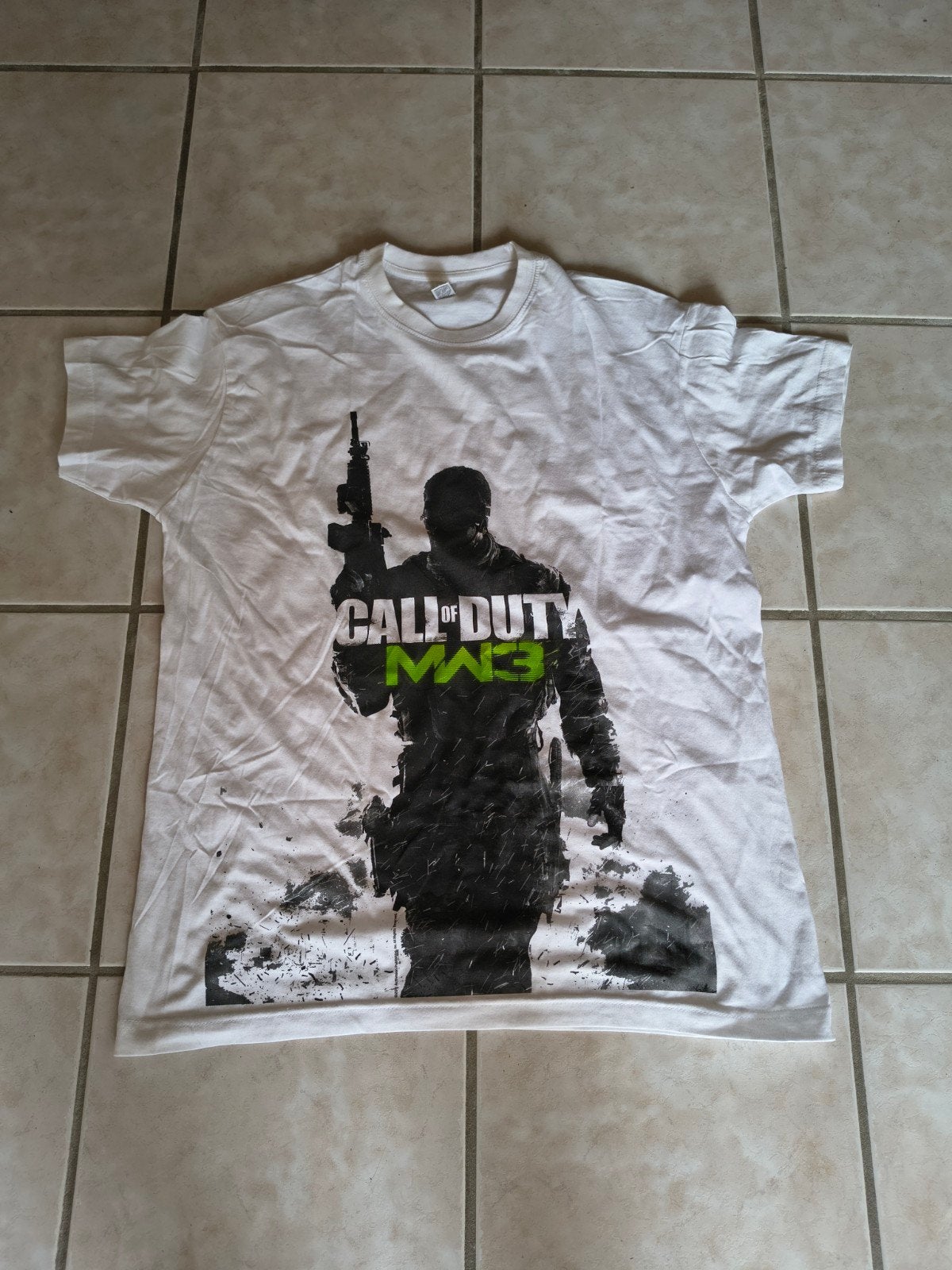 T-shirts Call of Duty Modern Warfare 3, Ophalen, Nieuw, Maat 52/54 (L)