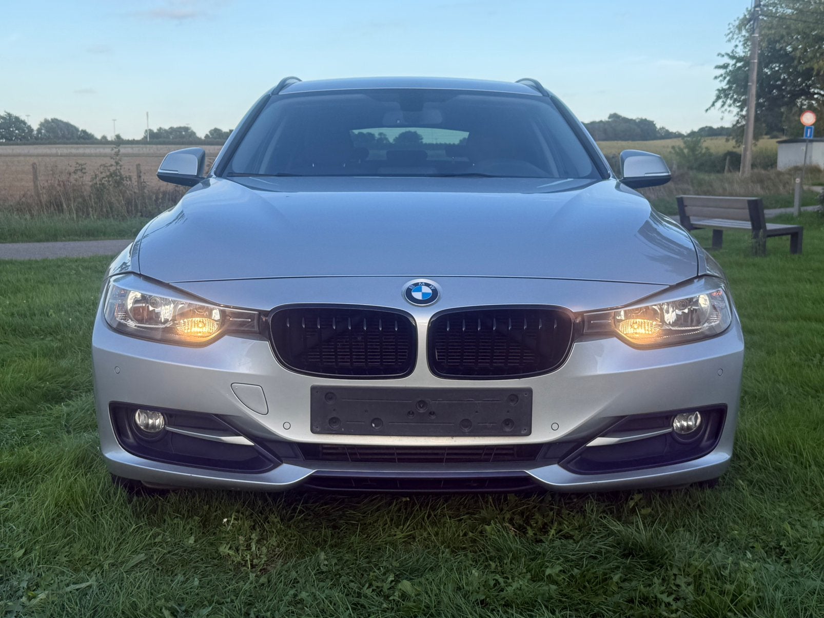Bmw 318d-parkeersensorss-cruiscontrol, Auto's, Euro 5, Stof, 1995 cc, Zwart