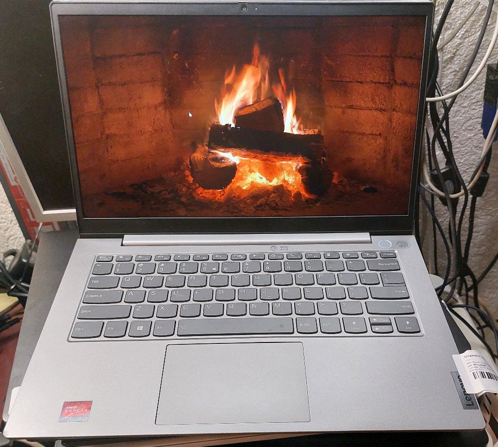 14 inch lenovo ryzen 4300u, 8GB ram 128GB SSD win11 pro, Computers en Software, Windows Laptops, Refurbished, 14 inch, SSD, 3 tot 4 Ghz
