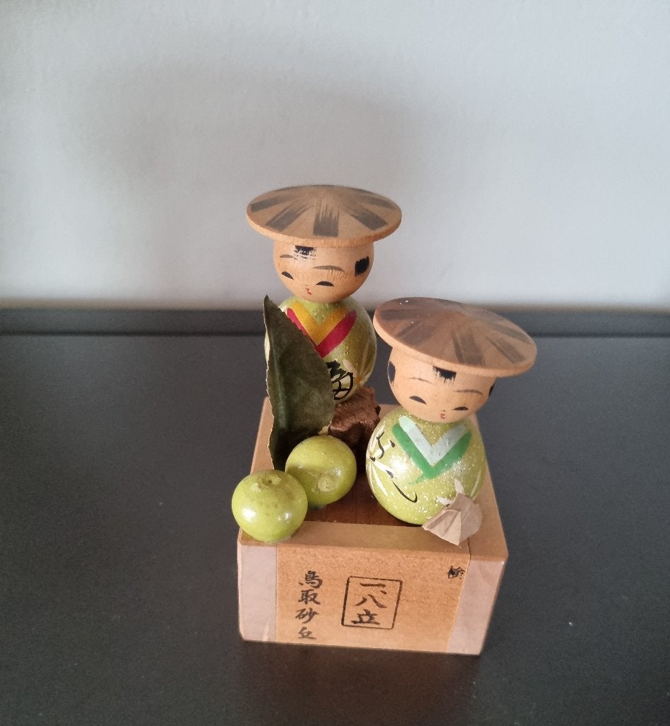Leuke Appeltjes Kokeshi's, Antiek en Kunst, Kunst | Niet-Westerse kunst, Verzenden