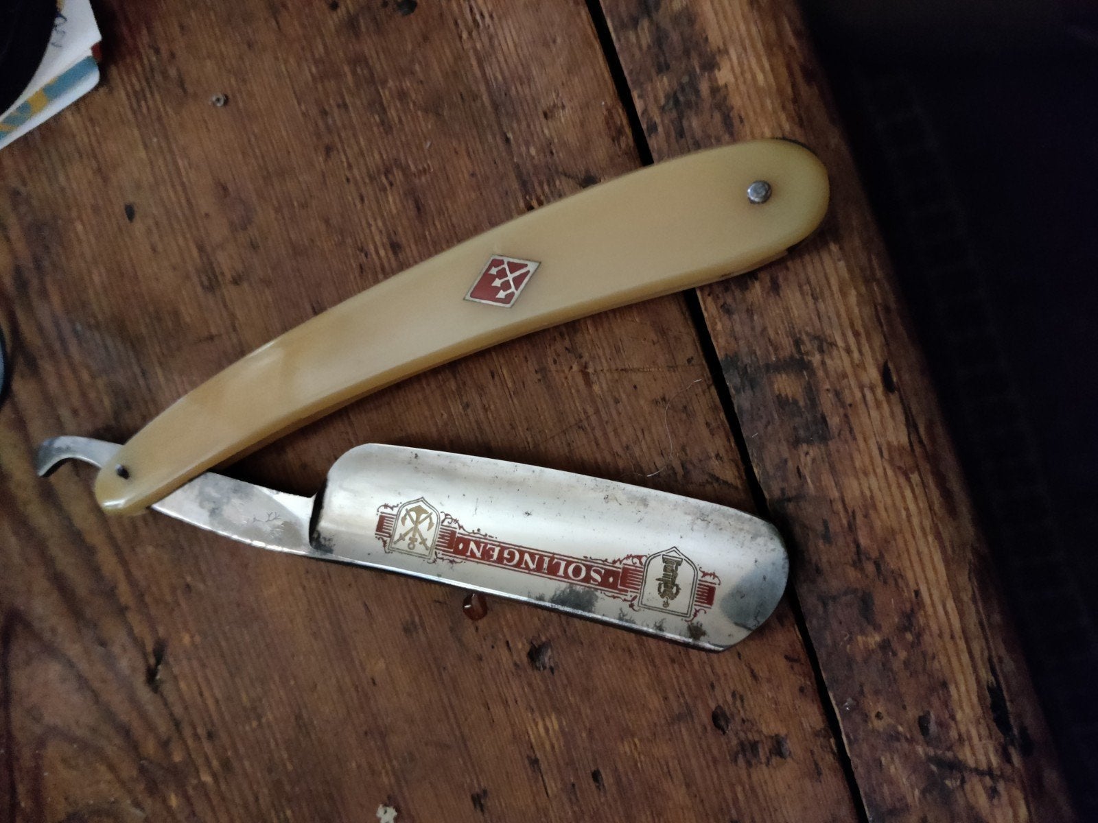 Rasoir Solingen, Envoi