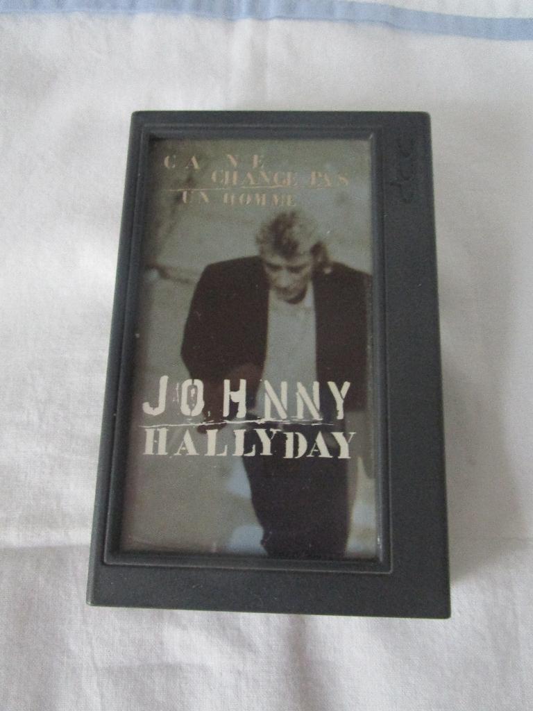 Johnny Hallyday : K7 (DCC) Ca ne change pas un homme", Ophalen of Verzenden, Zo goed als nieuw, Rock en Metal, Origineel