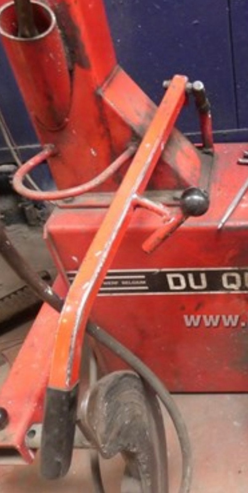 Machine à pneus à bras auxiliaire du quesne 440, Bricolage & Construction, Enlèvement ou Envoi, Comme neuf