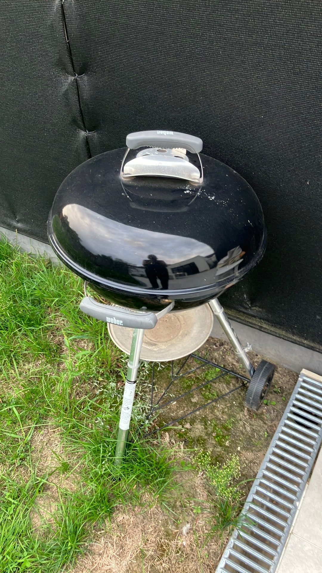 Kleine weber bbq - kan zeker nog een rondje mee, Jardin & Terrasse, Barbecues au charbon de bois, Enlèvement, Utilisé