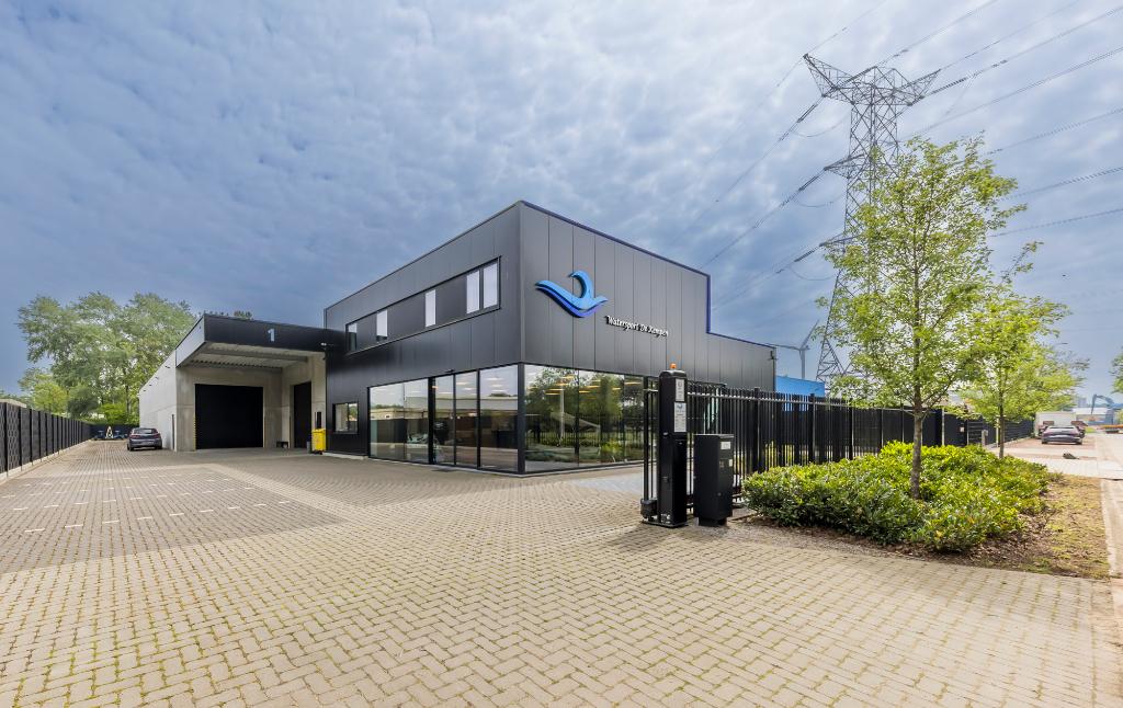 TE HUUR: bedrijfsgebouw/kantoorgebouw in Geel, 50 m² of meer, Antwerpen (stad)